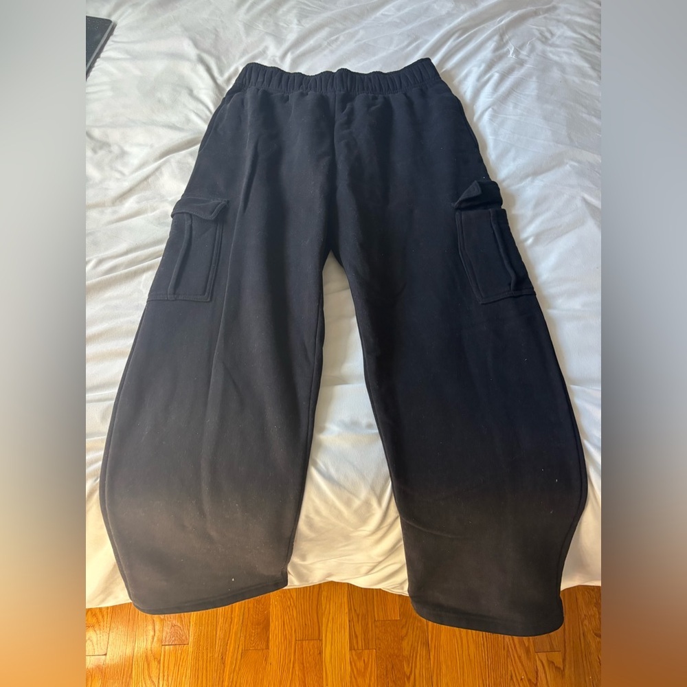 Black Cargo Sweatset - Picture 4 of 5